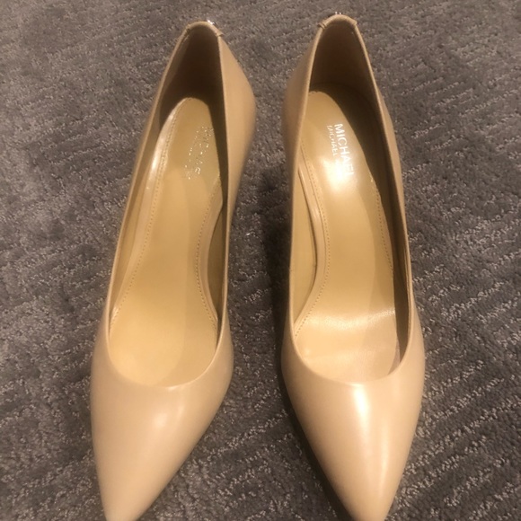Michael Kors Shoes - Nude MK pumps